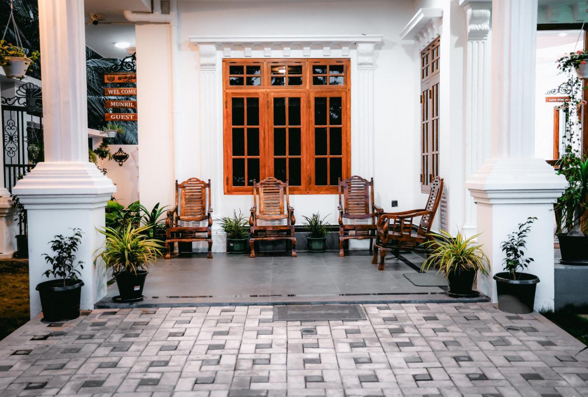 Munril Guest Apartment Jaffna Bagian luar foto